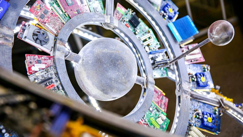 自研与外包：汽车零部件研发的两条岔路
